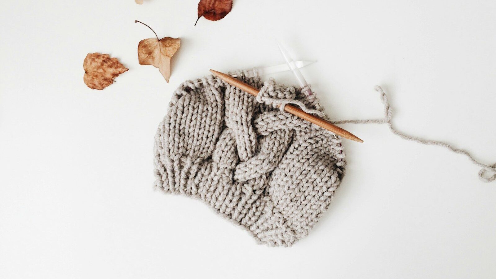 gray knitted beanie hat